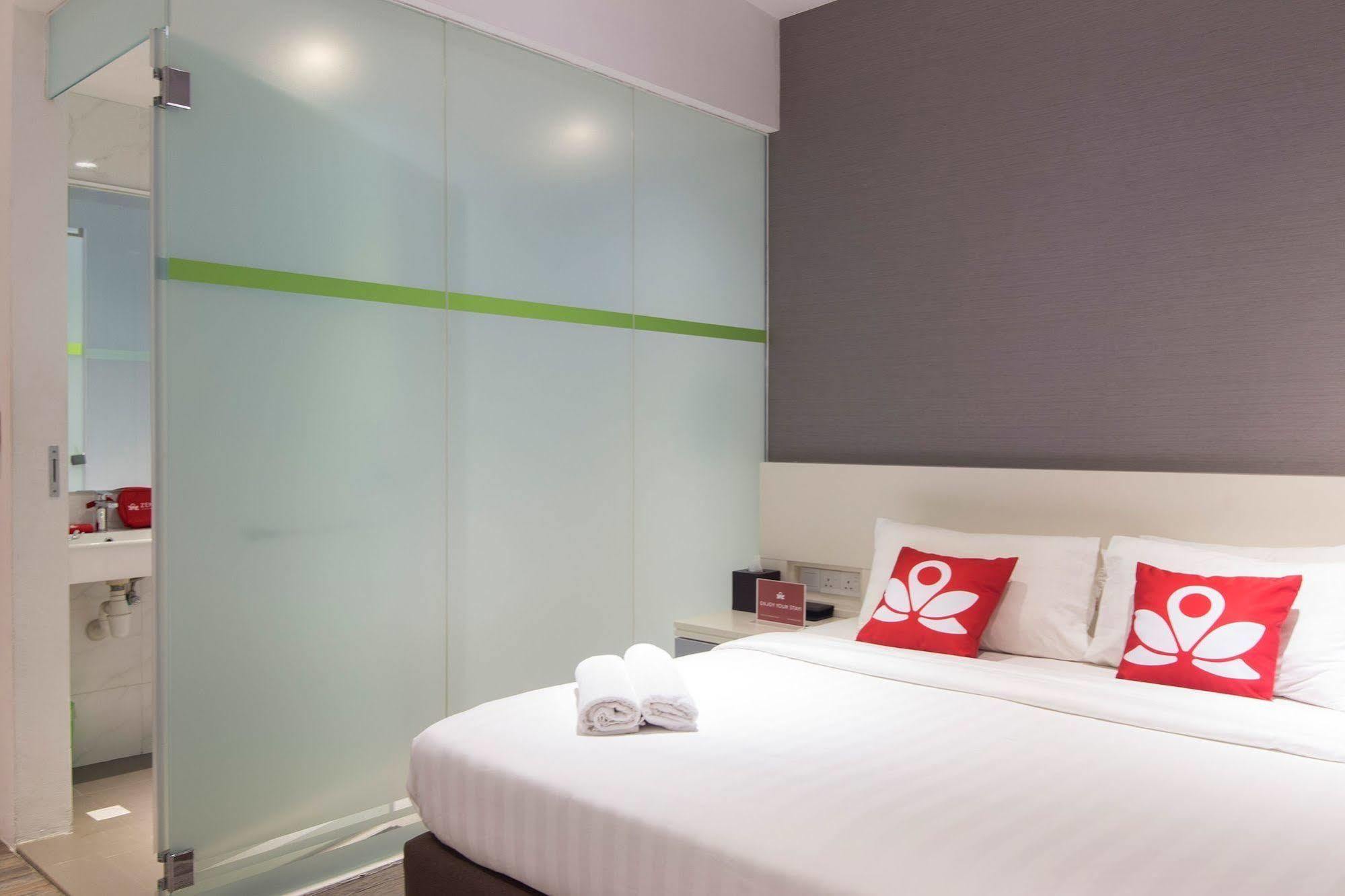 Zen Rooms Macallum George Town Eksteriør billede